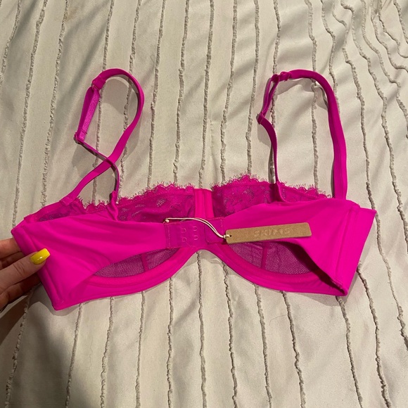 BNWT Skims Femme Lace Balconette Bra Fuchsia 36DD - Picture 8 of 8